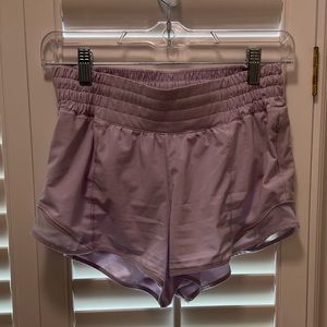 Lululemon Hotty Hot Shorts, 2.5 in, High Rise, size 4, Lilac color